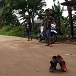 Game Multiplayer Casual: Lempar Sandal, Lempar Nasib